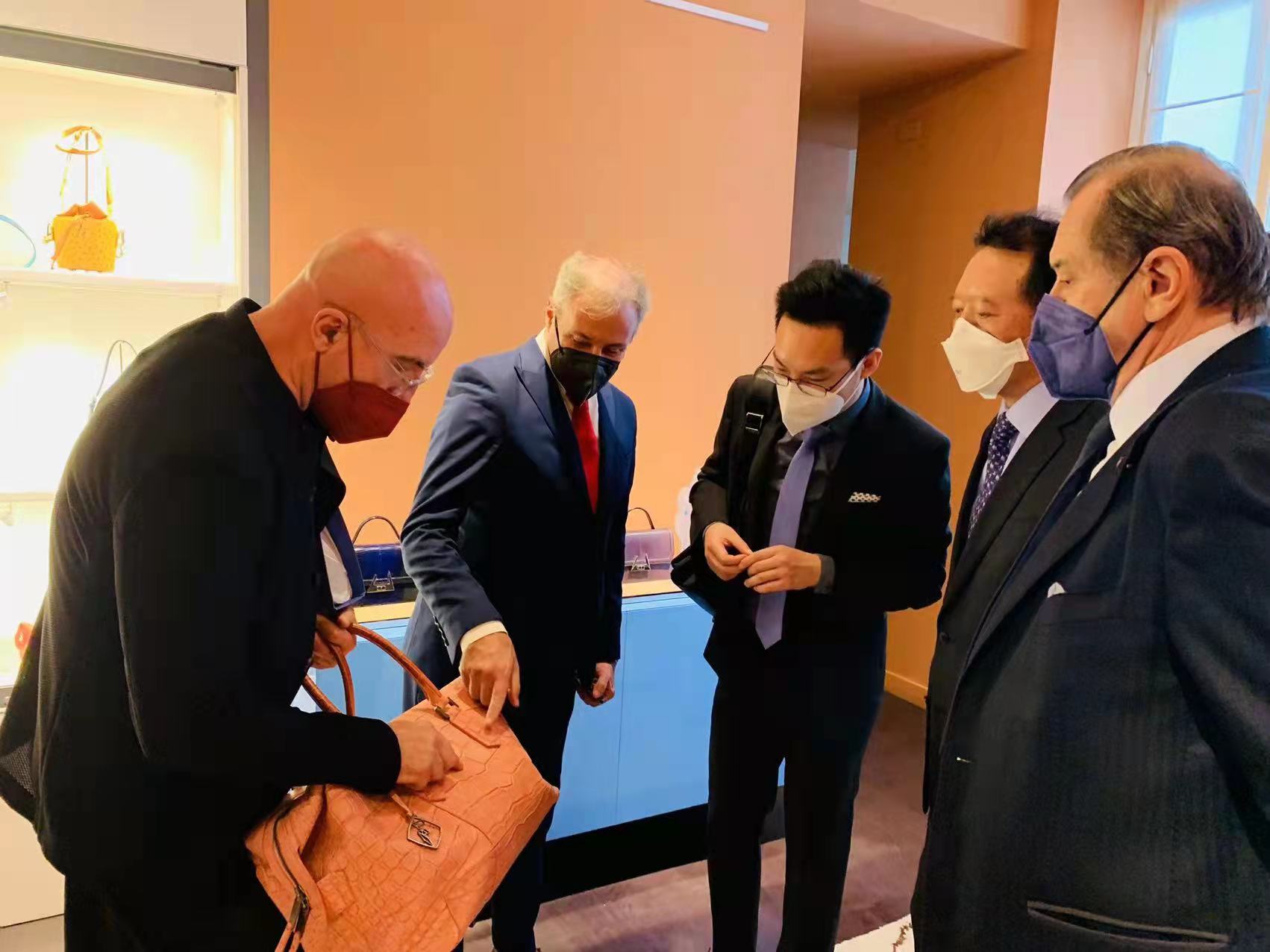 參觀米蘭客廳2.jpg